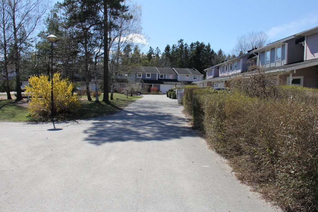 Radhus och områden med grupphus är ofta organiserade i samfälligheter.